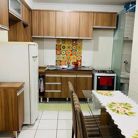 APARTAMENTO INTEIRO COM WiFi 70MB, AR CONDICIONADO, PROXIMO AO ESTADIO DO CAFÉ Londrina Eksteriør billede