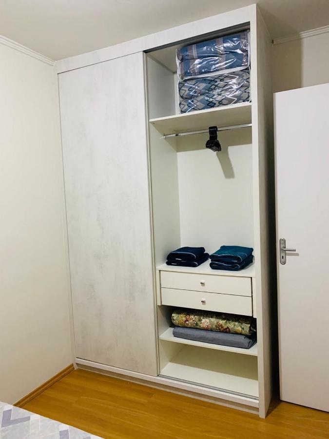 APARTAMENTO INTEIRO COM WiFi 70MB, AR CONDICIONADO, PROXIMO AO ESTADIO DO CAFÉ Londrina Eksteriør billede