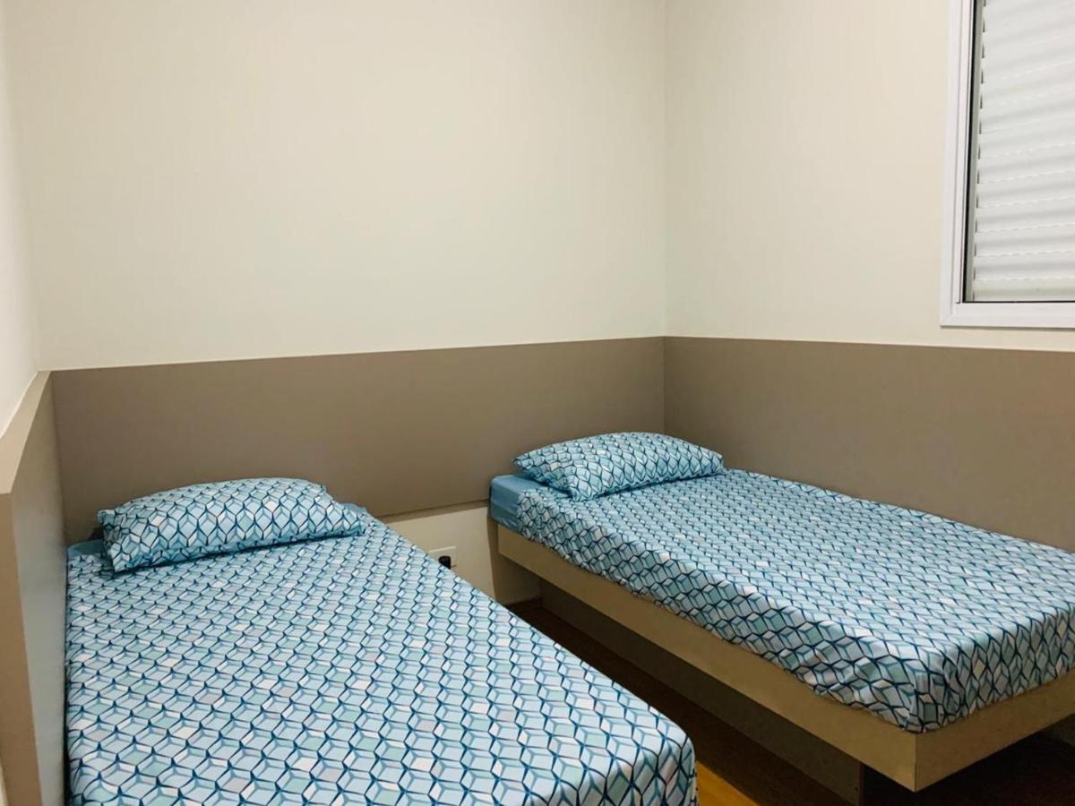 APARTAMENTO INTEIRO COM WiFi 70MB, AR CONDICIONADO, PROXIMO AO ESTADIO DO CAFÉ Londrina Eksteriør billede